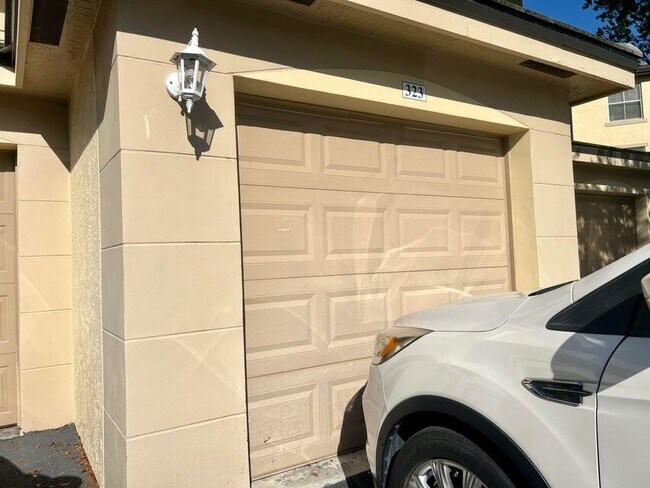 Building Photo - 2060 Greenview Shores Blvd