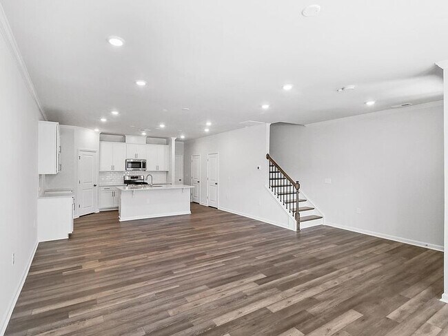 Building Photo - 2244 Kasota Ln
