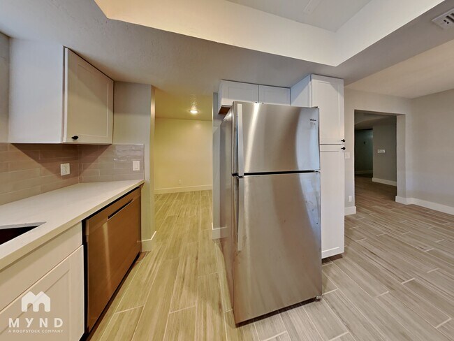 Building Photo - 4561 W Boca Raton Rd