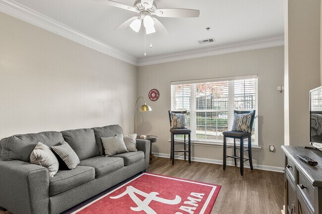 Foto del edificio - Nice 2 Bed 2 Bath Available Fall 2026!