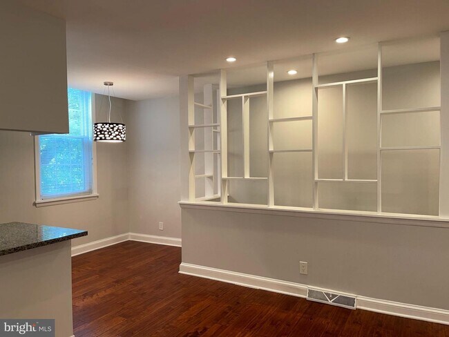 Foto del edificio - 719 Addison St