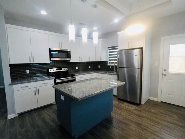 Foto del edificio - 1416 S Iris St