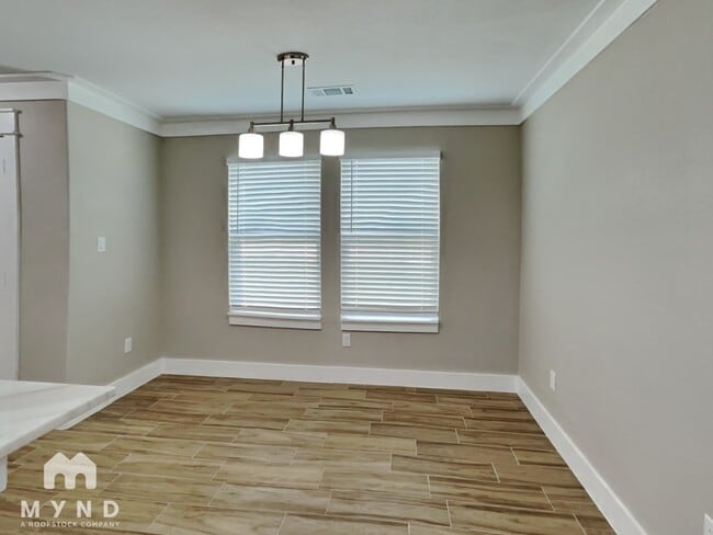 Foto del edificio - 5736 Lone Star Cir