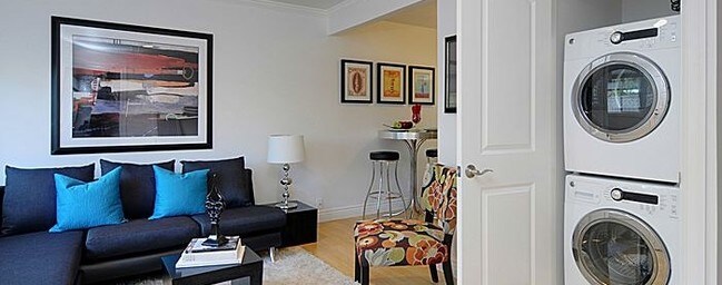 Interior Photo - 315 Beemer Ave