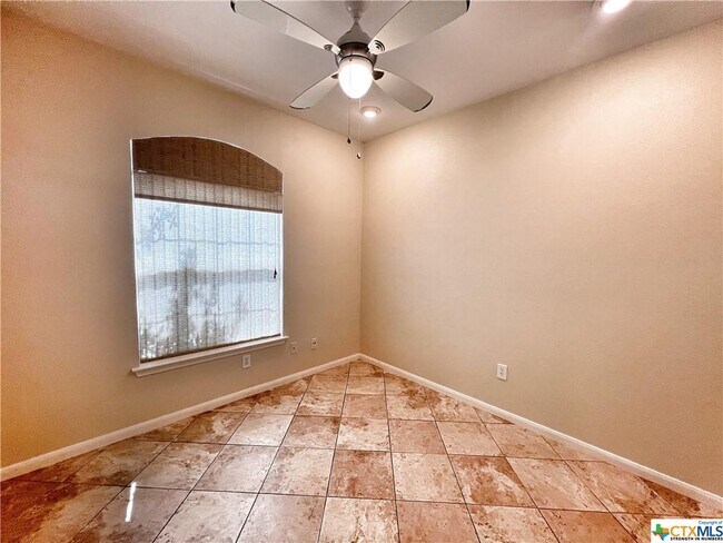 Building Photo - 2071 Heaton Hall Dr