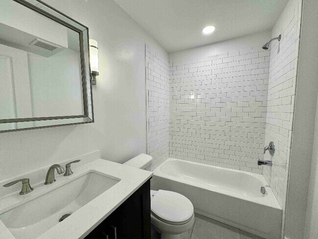 Building Photo - 1556 S Windsong Dr