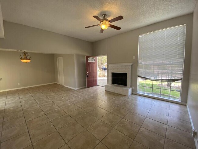 Building Photo - 2636 Nina Cir