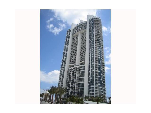 Building Photo - 18101 Collins Ave