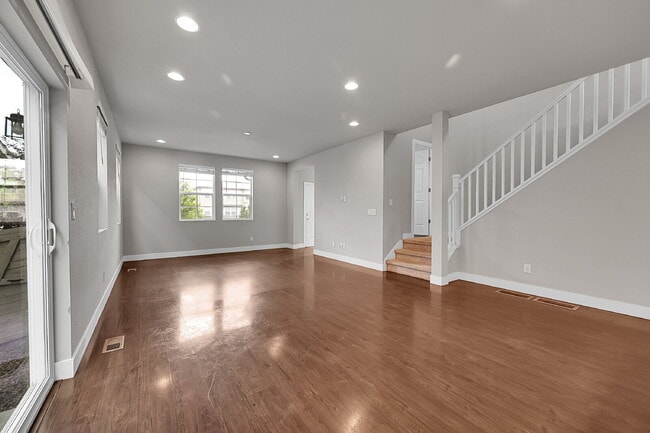 Foto del edificio - $2,850.00 - 3 Bedrooms, 2.5 Bathrooms, Sin...