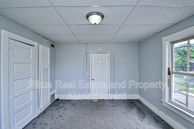 Foto del edificio - 825 7th St NW