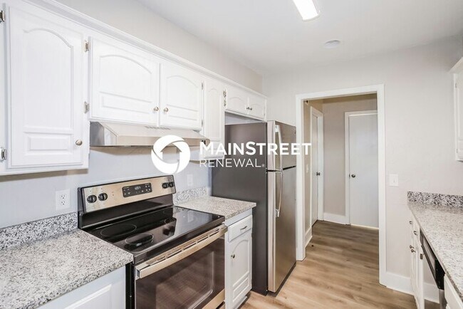 Foto del edificio - 3 Bedroom Pet-Friendly Home in Edmond, OK with Main Street Renewal