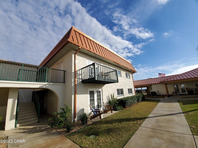 Foto del edificio - 2100 W Beach Dr