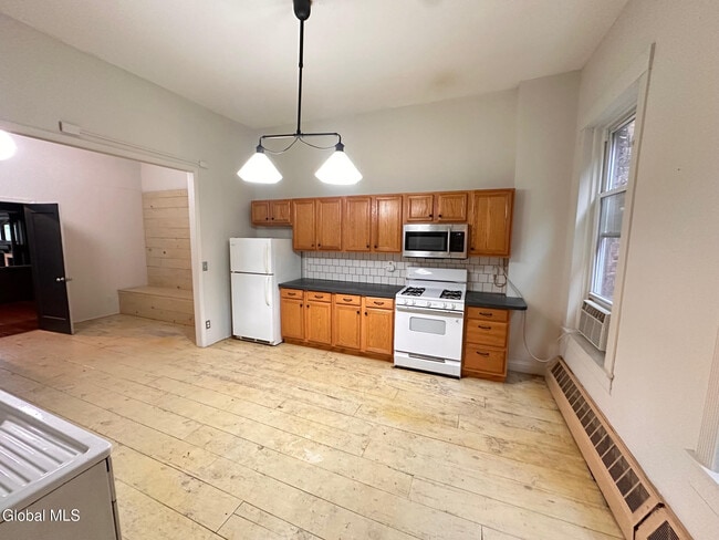 Building Photo - 53 3rd St