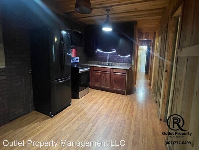 Building Photo - 3 br, 1 bath House - 11130 NE 145th St