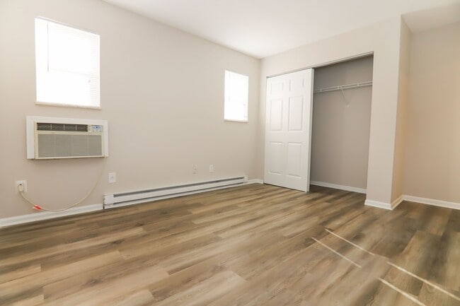 Renovated 1x1 Bedroom - Limestone Square/Medical Villas