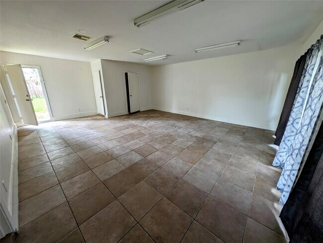 Building Photo - 9302 McAvoy Dr