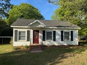 Building Photo - 210 Auten Cir