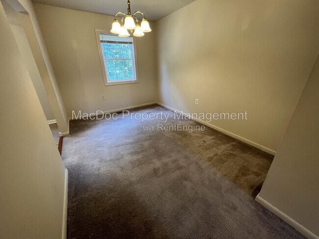 Building Photo - 14611 Earlham Ct