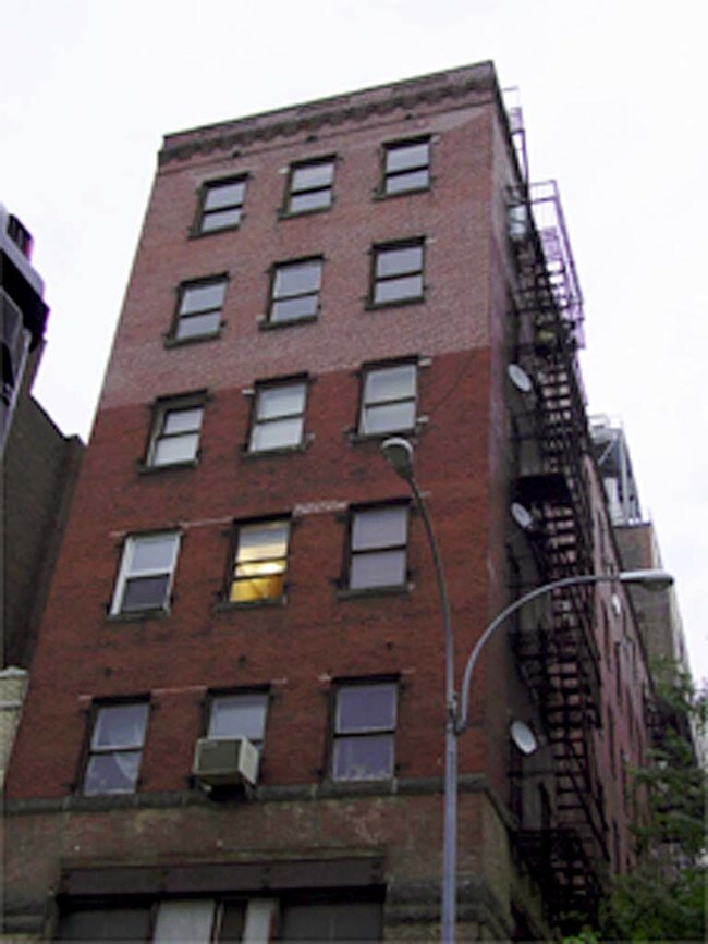 Alternate Building Photo 1 - 533 Greenwich St