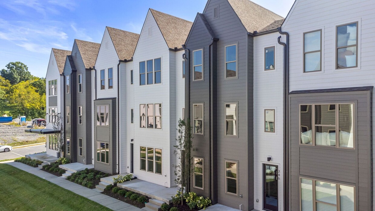 Primary Photo - Sleek 2-Bedroom/2.5 Bath Townhome with Gar...