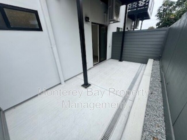 Foto del edificio - 3108 Seacrest Ave