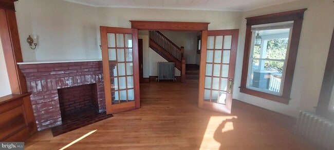 Foto del edificio - 7318 Woodbine Rd