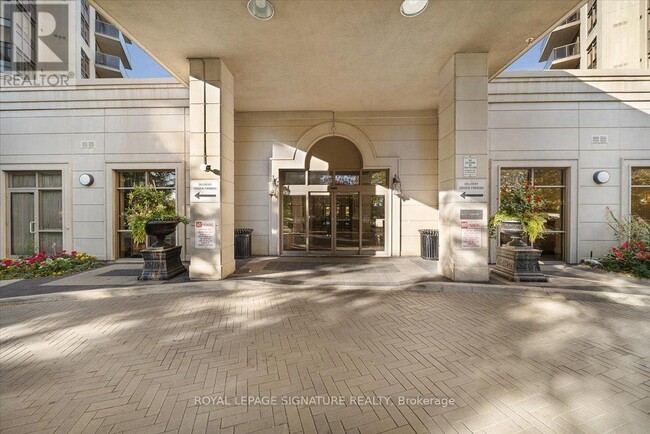 Photo du bâtiment - 700 Humberwood Blvd