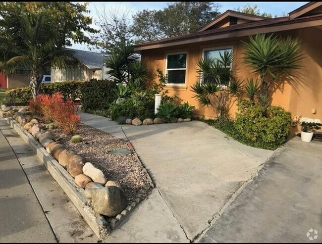Building Photo - 4373 Moraga Ave