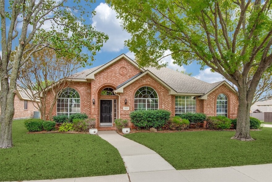 Primary Photo - 1331 Capstan Dr