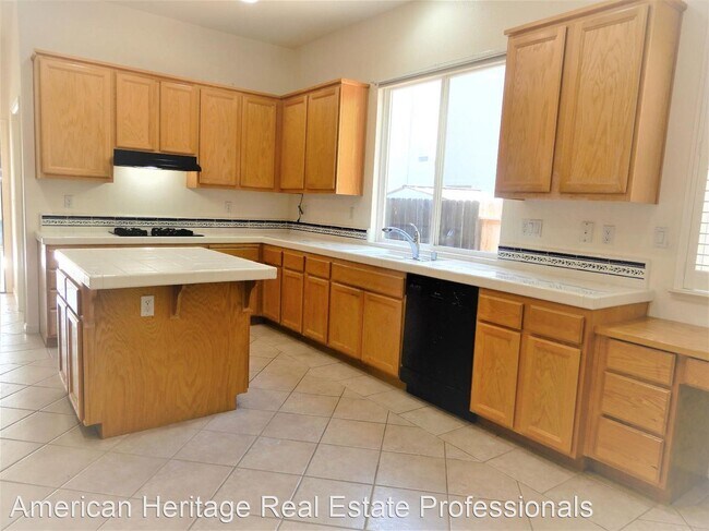 Foto del edificio - 4 br, 3 bath House - 2435 Minden Way