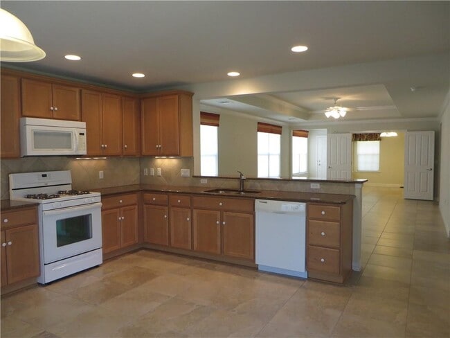 Building Photo - 109 Eisenhower Court