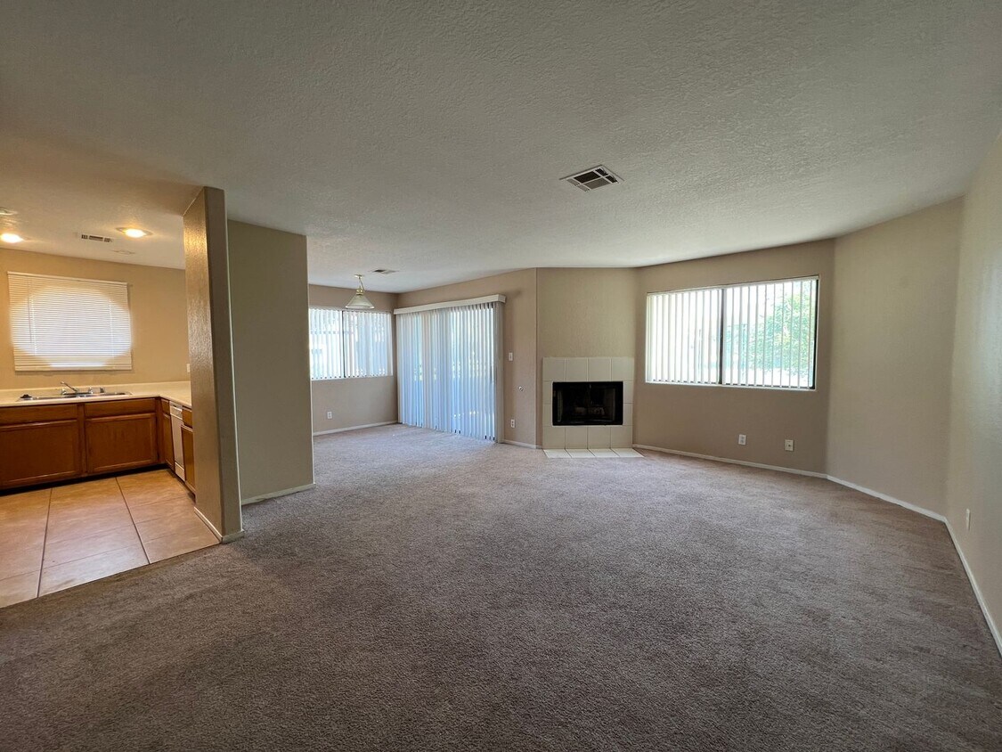 Primary Photo - beautiful 2 bedroom House