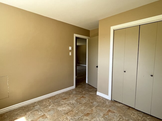 Building Photo - 9 Green Valley Dr