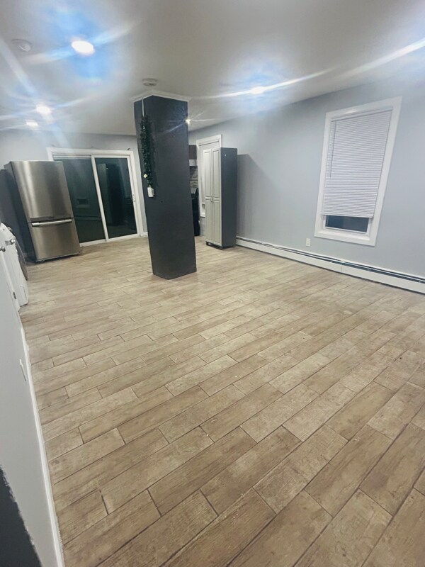 Foto del edificio - 311 W Broadway