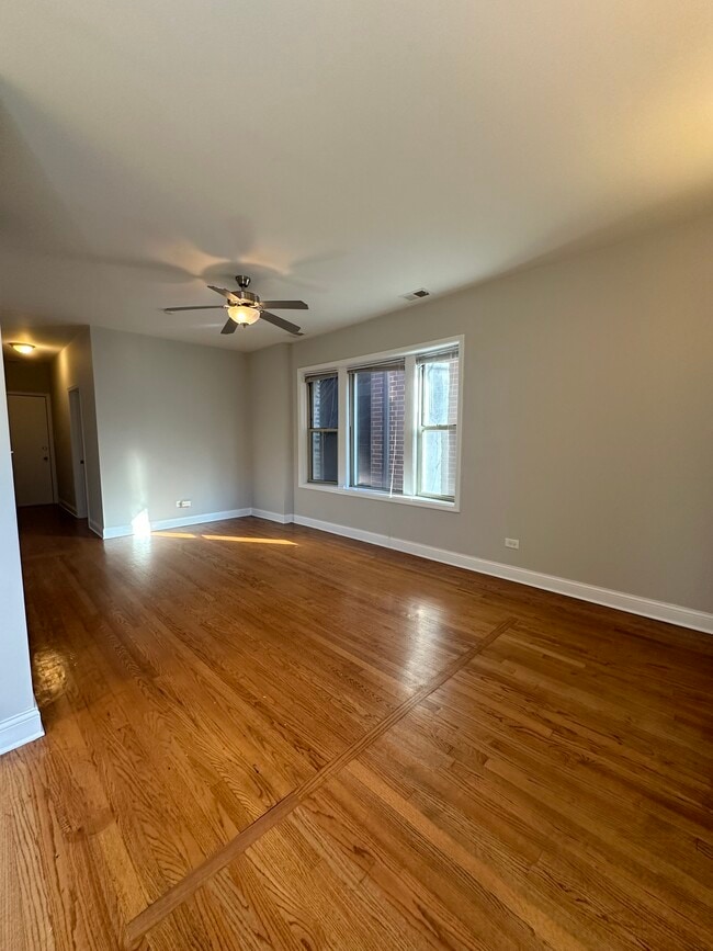 Building Photo - 4210 N Albany Ave