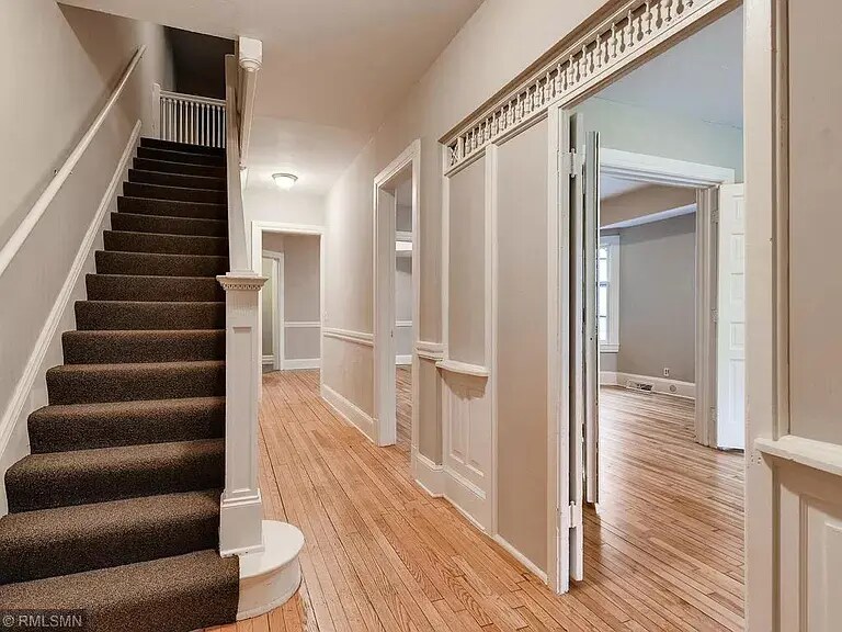 Foto principal - 526 8th Ave SE