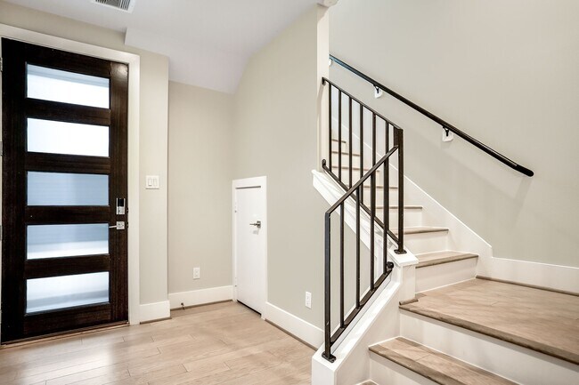 Foto del edificio - 838 Fisher St
