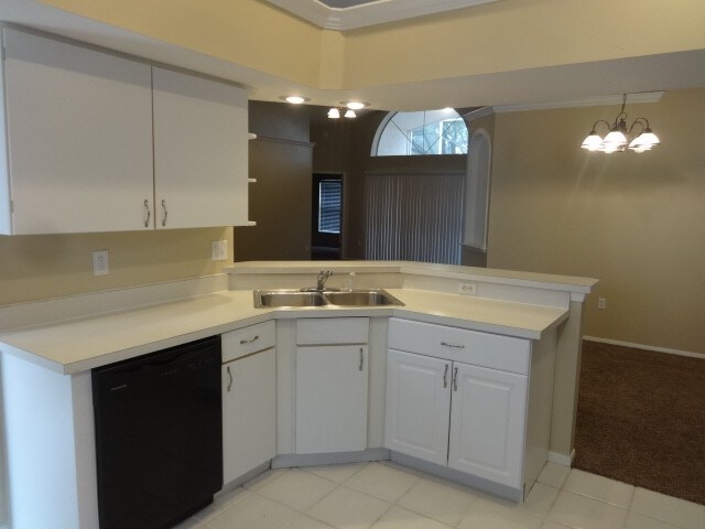 Building Photo - 201 Lancer Oak Dr