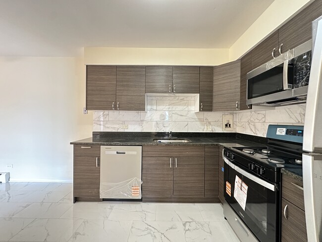 Foto del edificio - 627 N Lincoln Ave