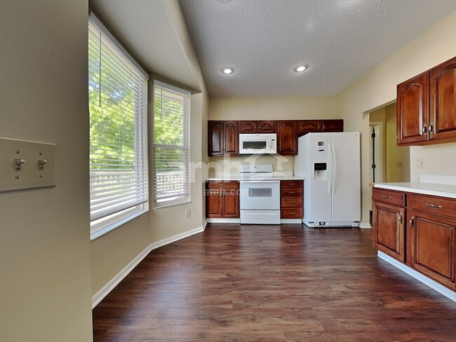 Building Photo - 9021 Crimson Oak Dr