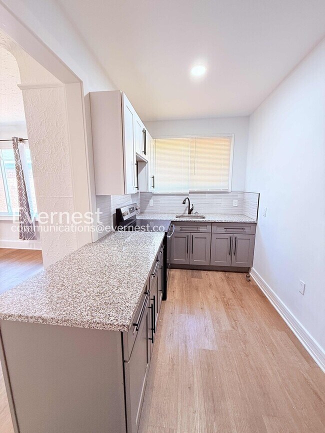 Foto del edificio - 3824 Tyler St