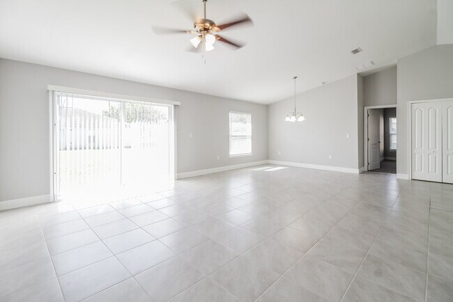 Foto del edificio - 8 Bradford Ct