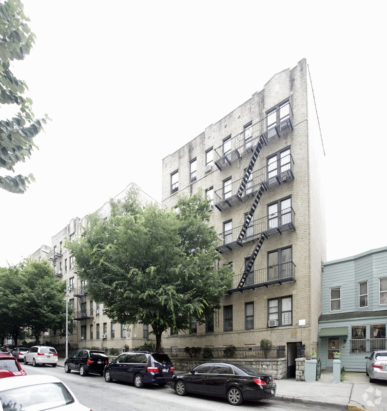 Wilmar Hall Apartments in Bronx, NY