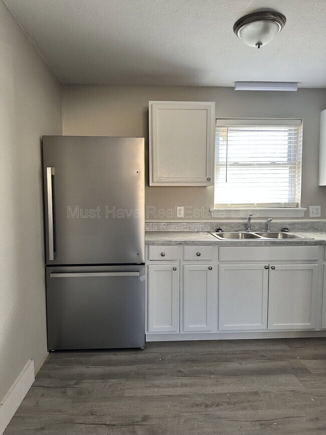 Photo - 347 4th St SE Apartment