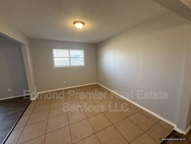 Foto del edificio - 629 Reynolds Rd