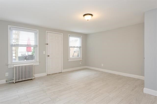 Building Photo - 64 Bowers St