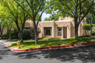 Building Photo - 10241 Las Casitas Ct NE