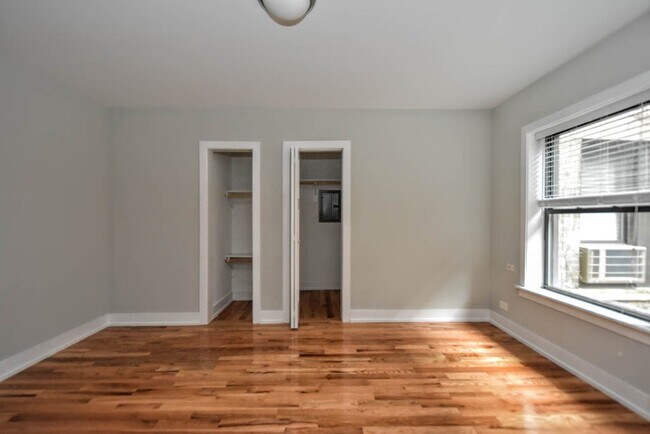 Building Photo - 555 W Arlington Pl