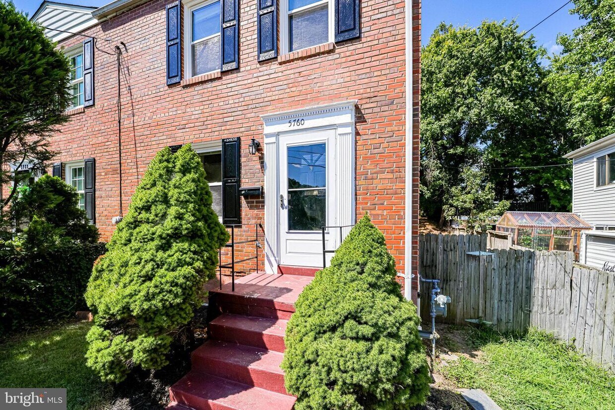 5760 Biscayne Dr, Alexandria, VA 22303 House Rental in Alexandria, VA