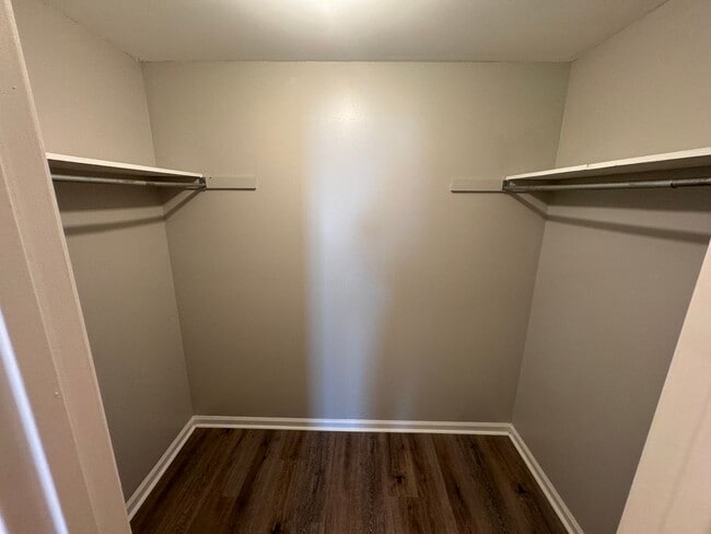 Building Photo - Quiet 3/2 Home with attached garage and fenced yard